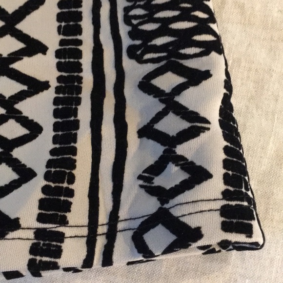 Patterned skirt - Picture 2 of 2